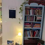 Marta's Home-cozy Near The Airport Apartment *